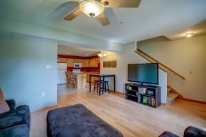 3902 Maple Grove 3-5